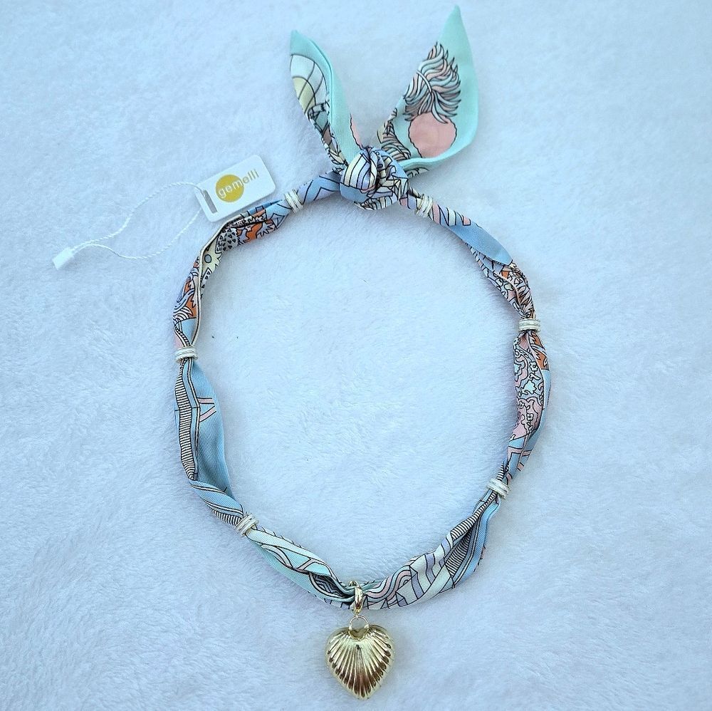 Gemelli👭 Scarf Necklace with Scalloped Gold Heart💛 Pendant - NWT